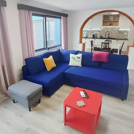 Modern 2br Ground-floor Flat Bbq Patio Parking アパート *