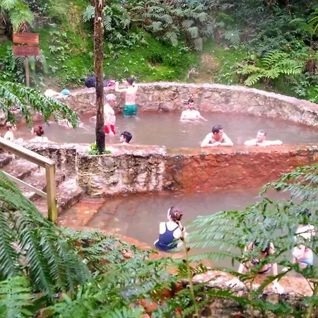 Explore In Comfort - Charming 2-bedroom Vacation *